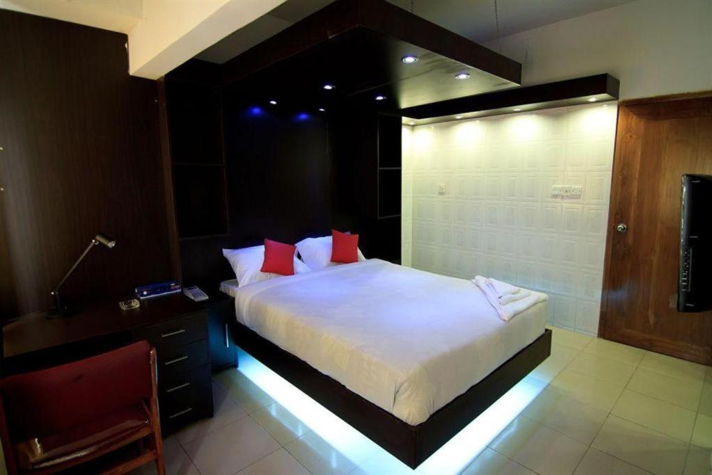 Tropical Daisy Hotel Dhaka Exterior photo